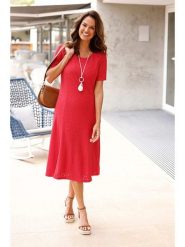 WITT WEIDEN Sukienka w kolorze czerwonym rozmiar: 22. Czerwone sukienki damskie WITT WEIDEN, na co dzień, bez wzorów, bez kołnierzyka, bez ramiączek, midi, proste. Za 65.23 zł.