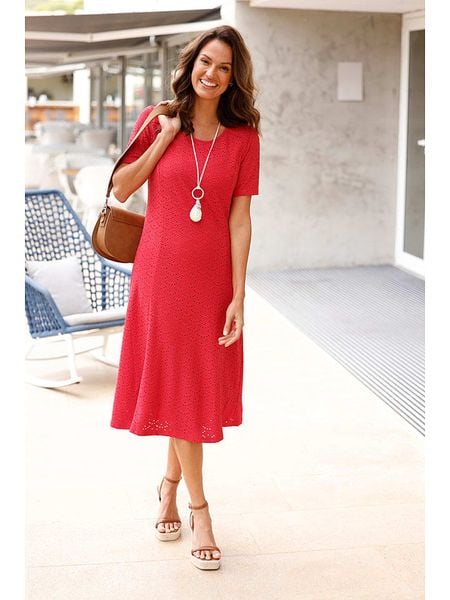 WITT WEIDEN Sukienka w kolorze czerwonym rozmiar: 22. Czerwone sukienki damskie WITT WEIDEN, na co dzień, bez wzorów, bez kołnierzyka, bez ramiączek, midi, proste. Za 61.02 zł.