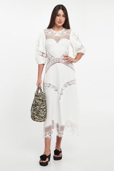 Sukienka midi ażurowa TWINSET. Sukienki damskie Twinset Milano, w ażurowe wzory, bez kołnierzyka, bez ramiączek, midi. Za 1,689.00 zł.