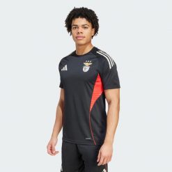 Koszulka Benfica Tiro 25 Competition Training. Czarne t-shirty sportowe męskie Adidas, s, bez ramiączek, do piłki nożnej. Za 239.00 zł.