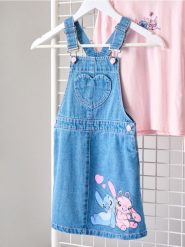 Sukienka ogrodniczka Lilo & Stitch - niebieski. Niebieskie sukienki dziewczęce Sinsay, bez wzorów, bez ramiączek. Za 39.99 zł.