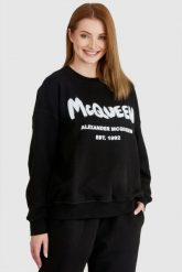 ALEXANDER MCQUEEN Czarna bluza damska z logo. Czarne bluzy bez kaptura damskie alexander mcqueen, s, z bawełny. W wyprzedaży za 1,199.99 zł.