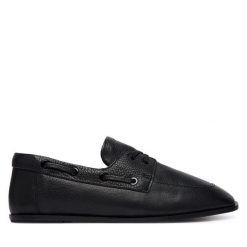 Półbuty Calvin Klein. Czarne półbuty damskie CALVIN KLEIN, bez wzorów, bez obcasa, na płaskiej podeszwie. Za 569.99 zł.