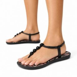 Sandały damskie Ipanema 83729 CLASS CONECTA II FEM. Czarne sandały damskie Ipanema, bez wzorów, z jeansu, bez obcasa. Za 69.00 zł.