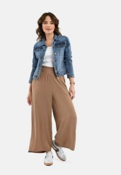 Luźne, szerokie spodnie R-AMINA. Brązowe spodnie materiałowe damskie Volcano, bez wzorów, z materiału, klasyczne. Za 129.99 zł.