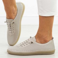 Beżowe skórzane półbuty damskie Filippo Dp6140/26. Brązowe półbuty damskie Filippo, w ażurowe wzory, z jeansu, biznesowe, z okrągłym noskiem, bez obcasa, na płaskiej podeszwie. Za 219.00 zł.