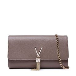 Torebka Valentino. Brązowe torebki klasyczne damskie Valentino, bez wzorów, bez dodatków. Za 213.99 zł.