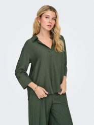 JDY Bluzka "Pepper" w kolorze zielonym rozmiar: S. Zielone bluzki damskie JDY, s, bez wzorów, bez kołnierzyka, bez ramiączek. Za 79.21 zł.