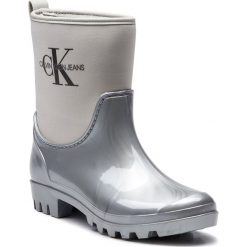 Kalosze CALVIN KLEIN JEANS - Philippa RE9811 Silver. Szare kalosze damskie Calvin Klein Jeans, bez wzorów, z jeansu. W wyprzedaży za 309.00 zł.
