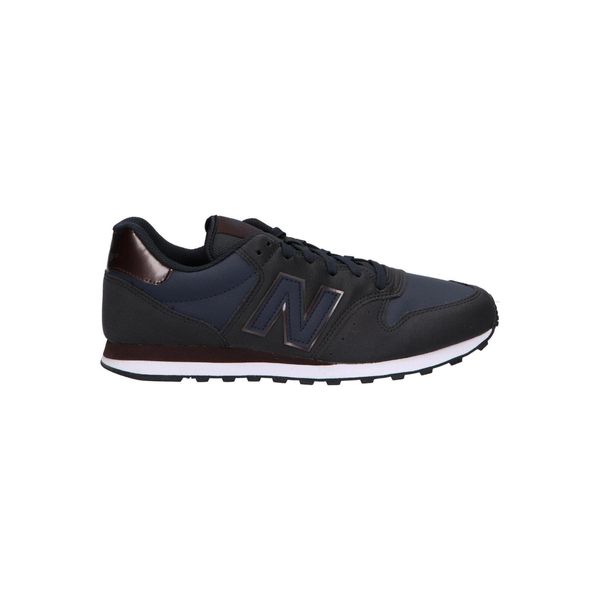 Buty męskie sportowe sneakersy New Balance GM500. Białe buty sportowe na co dzień męskie New Balance, bez zapięcia. Za 299.00 zł.