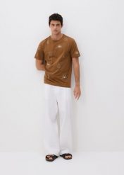 T-shirt regular z haftem - warm olive. Zielone t-shirty męskie Reserved, l, bez wzorów, z bawełny, bez kołnierzyka. W wyprzedaży za 29.99 zł.