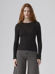 Levi's Koszulka w kolorze czarnym rozmiar: L. Czarne bluzki damskie Levi's, l, bez wzorów, bez kołnierzyka, bez ramiączek. Za 70.08 zł.