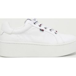 Tommy Jeans - Buty. Białe buty sportowe na co dzień damskie Tommy Jeans, bez wzorów, z gumy. W wyprzedaży za 279.90 zł.