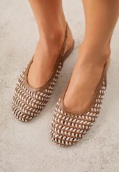 Brązowe Plecione Sandały Typu Slingback Ellariell. Brązowe sandały damskie Renee, bez wzorów, z jeansu, bez obcasa. Za 99.99 zł.