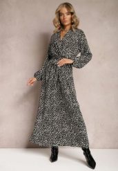 Czarna Rozkloszowana Sukienka Maxi z Kopertowym Dekoltem i Paskiem Gelinna. Czarne sukienki damskie Renee, l, z aplikacjami, z materiału, bez kołnierzyka, bez ramiączek, maxi, kopertowe. W wyprzedaży za 76.99 zł.