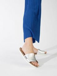 BACKSUN Klapki "Djilo" w kolorze srebrnym rozmiar: 37. Szare klapki damskie Backsun, bez wzorów, z materiału, bez obcasa. Za 130.99 zł.