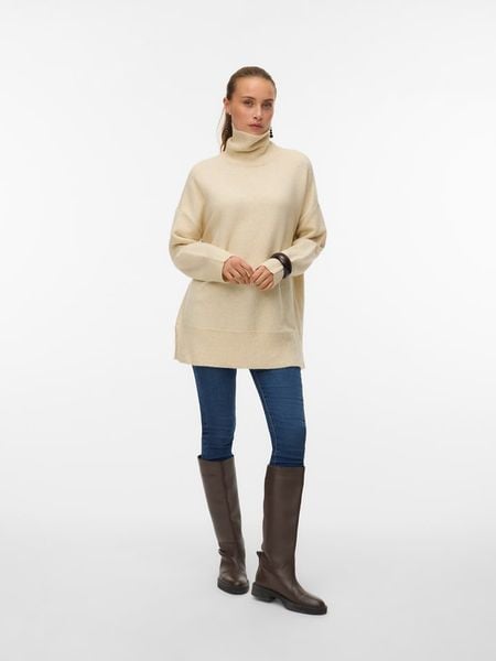Vero Moda Sweter w kolorze beżowym rozmiar: XS. Brązowe golfy damskie Vero Moda, s, bez wzorów, z materiału, bez ramiączek. Za 82.64 zł.