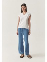 TATUUM Koszulka w kolorze białym rozmiar: M. Białe bluzki damskie Tatuum, m, bez wzorów, bez kołnierzyka, bez ramiączek. Za 91.56 zł.