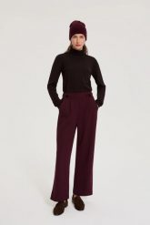 Spodnie wide leg burgundowe. Czerwone spodnie materiałowe damskie MOODO, bez wzorów, z elastanu. Za 119.99 zł.