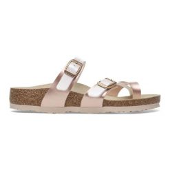 Klapki Birkenstock Mayari 1029348 różowe. Czerwone klapki damskie bez wzorów, z syntetyku, bez obcasa. Za 388.66 zł.