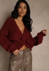 Bordowy Oversizowy Sweter z Dodatkiem Wełny Zdobiony Węzłem Lawedana. Czerwone swetry klasyczne damskie Renee, l, z wełny, bez kołnierzyka. Za 129.99 zł.