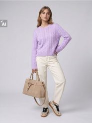 Sweter z wiskozą z ozdobnym splotem - fioletowy. Fioletowe swetry klasyczne damskie Sinsay, l, z wiskozy, bez kołnierzyka. Za 49.99 zł.