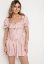Różowa Sukienka Vices z Bufkami Falbankami i Wiązaniem w Kwiaty Tolalira. Czerwone sukienki damskie Born2be, na co dzień, l, z aplikacjami, eleganckie, bez kołnierzyka, bez ramiączek, mini. W wyprzedaży za 111.99 zł.