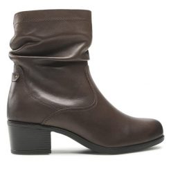 Botki Go Soft. Brązowe botki damskie GO SOFT, bez obcasa, na słupku, bez zapięcia. Za 279.99 zł.