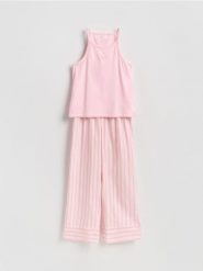 Dwuczęściowa piżama w paski - różowy. Czerwone piżamy damskie Reserved, l, bez wzorów, z bawełny, bez ramiączek. Za 129.99 zł.