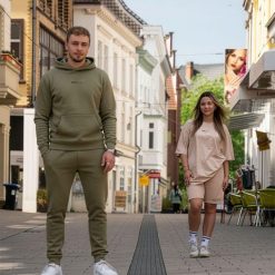 Spodnie dresowe do noszenia w domu – khaki. Zielone spodnie sportowe damskie HOME DELUXE, m, z bawełny, na fitness i siłownię. Za 125.00 zł.