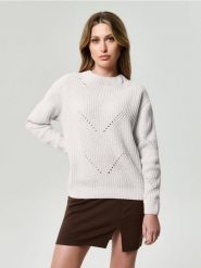 Ażurowy sweter - kremowy. Białe swetry klasyczne damskie Sinsay, l, bez kołnierzyka. Za 59.99 zł.