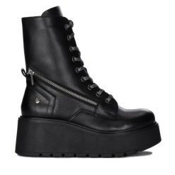 Botki Maciejka. Czarne botki damskie Maciejka, bez obcasa, na koturnie, bez zapięcia. Za 559.99 zł.
