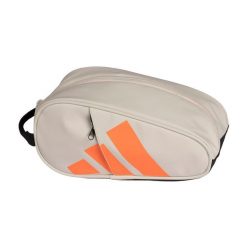 Torba na akcesoria Adidas – Accessory Bag OFF WHITE 2026. Czarne torebki klasyczne damskie Adidas, bez wzorów, bez dodatków. Za 78.30 zł.