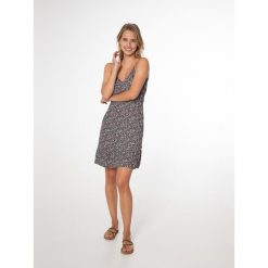 Sukienka damska Protest Prtquepos dress. Czarne sukienki damskie Protest, m, bez wzorów, sportowe, bez kołnierzyka, bez ramiączek, sportowe. W wyprzedaży za 161.00 zł.