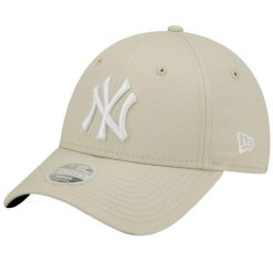 Czapka z daszkiem damska New Era wmns 9FORTY New York Yankees Cap. Białe czapki z daszkiem damskie New Era, bez wzorów. Za 156.50 zł.