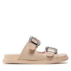 Klapki DeeZee. Brązowe klapki damskie DeeZee, bez wzorów, bez obcasa. Za 139.99 zł.