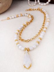 Pierres de Jade Pozłacany naszyjnik z elementami ozdobnymi - dł. 50 cm rozmiar: onesize. Białe naszyjniki damskie Pierres de Jade, pozłacane. Za 86.99 zł.