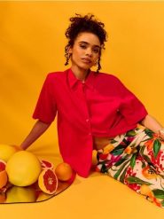 Wiskozowe spodnie wide leg z nadrukiem kwiatowym - wielobarwny. Spodnie materiałowe damskie Sinsay, bez wzorów, z wiskozy. Za 39.99 zł.