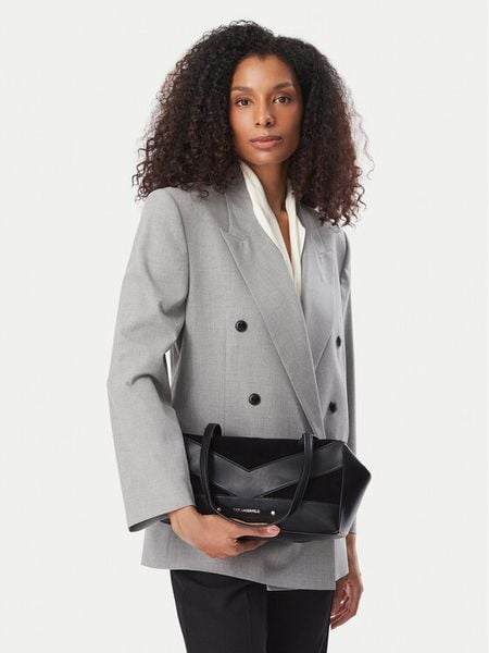KARL LAGERFELD Torebka B4W30238 Czarny. Czarne torebki klasyczne damskie Karl Lagerfeld, bez wzorów, ze skóry, bez dodatków. Za 1,199.00 zł.