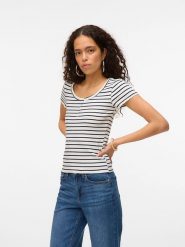 Vero Moda Koszulka "Sea" w kolorze białym rozmiar: M. Białe bluzki damskie Vero Moda, m, bez wzorów, bez kołnierzyka. Za 61.46 zł.