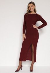 Bordowa Dopasowana Sukienka z Metaliczną Ozdobą na Ramieniu Reilara. Czerwone sukienki damskie Born2be, uniwersalny, z aplikacjami, eleganckie, bez kołnierzyka, bez ramiączek, dopasowane. Za 129.99 zł.