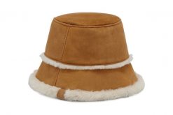 EMU AUSTRALIA W7017 Sheepskin Hat chestnut, kapelusz damski. Brązowe kapelusze damskie Emu Australia, na zimę, bez wzorów, ze skóry. Za 418.62 zł.