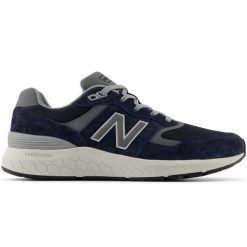 Buty sportowe New Balance MW880CB6 granatowe-szare niebieskie. Niebieskie buty fitness męskie na fitness i siłownię. Za 632.54 zł.