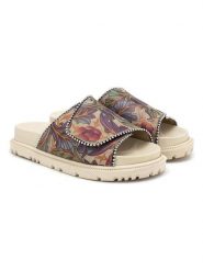 Goby Skórzane klapki ze wzorem rozmiar: 40. Klapki damskie Goby, z aplikacjami, bez obcasa. Za 152.99 zł.