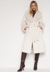 Biały Futerkowy Płaszcz z Szerokim Kołnierzem i Mankietami z Wiązanym Paskiem Viaruna. Białe płaszcze damskie Born2be, l, bez wzorów, z dzianiny, eleganckie. Za 339.99 zł.