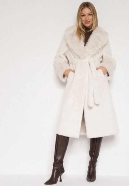 Biały Futerkowy Płaszcz z Szerokim Kołnierzem i Mankietami z Wiązanym Paskiem Viaruna. Białe płaszcze damskie Born2be, l, bez wzorów, z dzianiny, eleganckie. Za 339.99 zł.