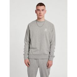 Bluza Hummel Lisam 2.0. Czarne bluzy bez kaptura męskie HUMMEL, s. W wyprzedaży za 131.50 zł.