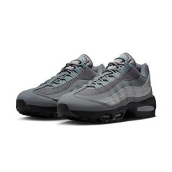 Buty Sportowe Męskie Nike Air Max 95. Czarne buty fitness męskie Nike, na fitness i siłownię, nike air max. Za 704.00 zł.