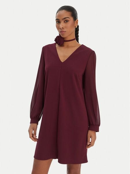 Rinascimento Sukienka koktajlowa CFC0126757003 Bordowy Regular Fit. Czerwone sukienki damskie RINASCIMENTO, s, bez wzorów, z syntetyku, wizytowe, bez kołnierzyka, bez ramiączek. Za 319.99 zł.