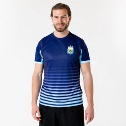 Koszulka piłkarska Argentyna męska. Niebieskie t-shirty sportowe męskie AFA, l, z materiału, bez ramiączek, do piłki nożnej. Za 169.99 zł.